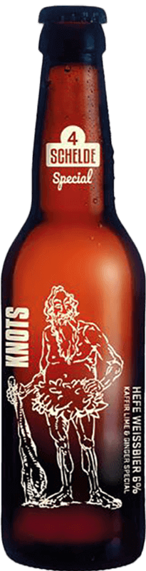 Een rechtopstaande Fles Schelde special 4 Knots van de Scheldebrouwerij 